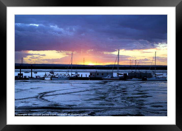 Minster-on-sea Sunset  Framed Mounted Print by Ray Putley