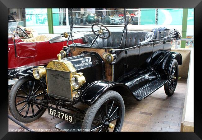 1914 Ford Model T at Beaulieu Motor Museum. Framed Print by Ray Putley