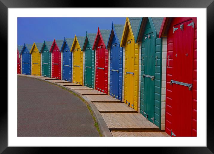 Beach Huts. Framed Mounted Print by paul cowles