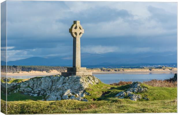 Celtic Cross on Llanddwyn Island, Anglesey Canvas Print by Keith Douglas