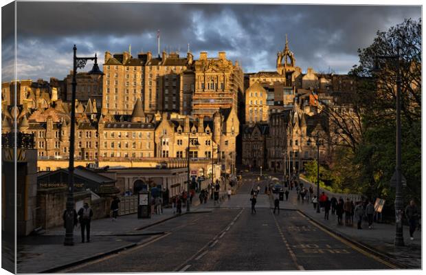 Old Town of Edinburgh City at Sunset in Scotland Canvas Print by Artur Bogacki