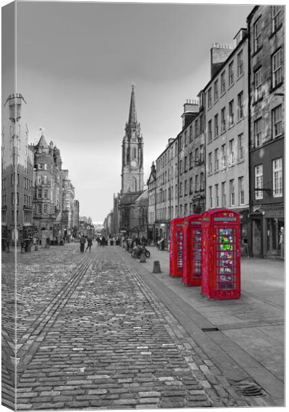 Royal Mile Edinburgh  Canvas Print by Alison Chambers