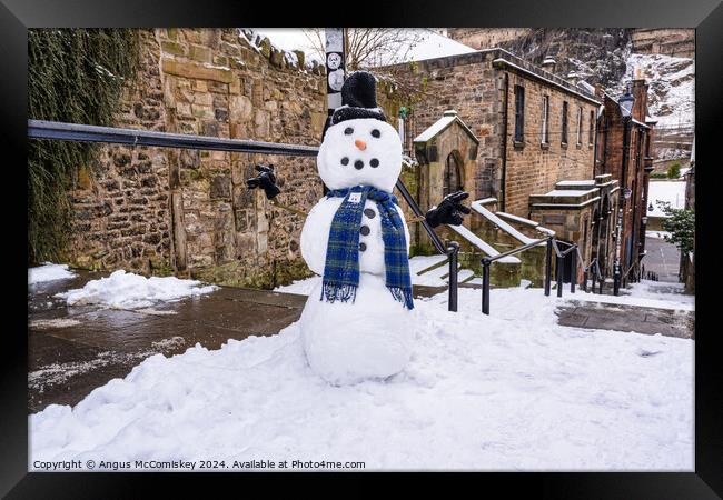 The Vennel snowman, Edinburgh Old Town Framed Print by Angus McComiskey