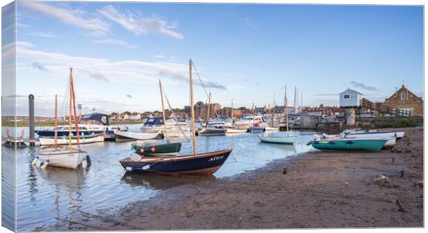 Boats on the shore at Wells next the Sea Canvas Print by Jason Wells