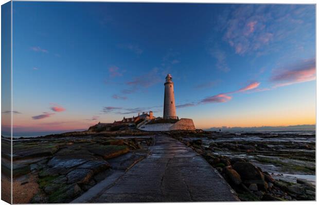 St Mary's Lighthouse Canvas Print by Rob McAvoy