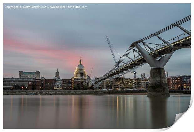 St Paul's Cathedral, at sunset Print by Gary Parker