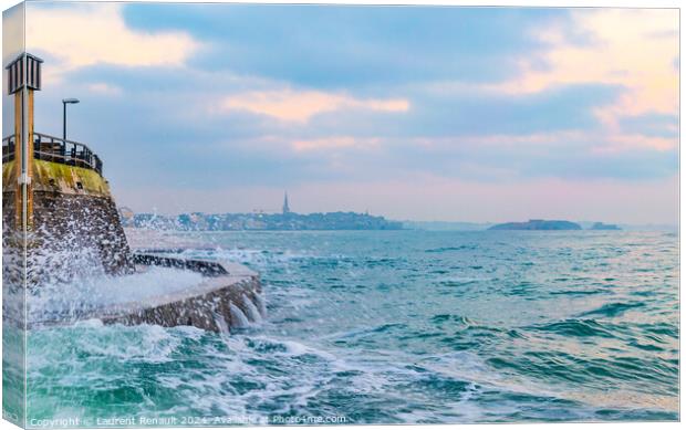 2019 02 21, Brittany, France: High tide in Saint-Malo Canvas Print by Laurent Renault