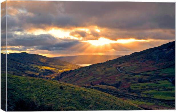 Windermere glimpsed from Kirkstone Pass Canvas Print by Phil Brown
