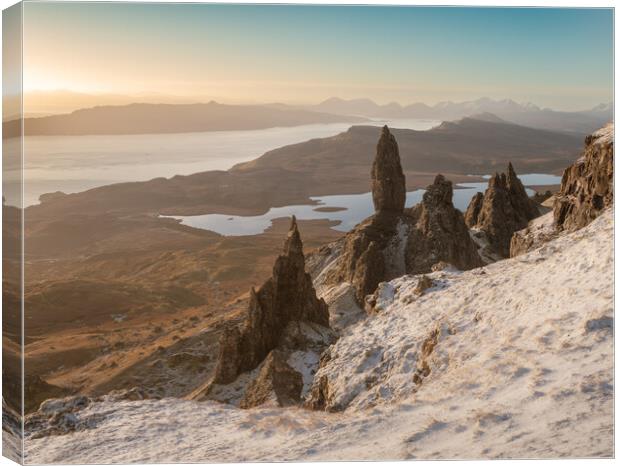 Old man of Storr Canvas Print by Kevin Winter
