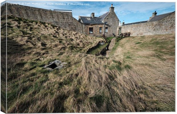 THE BURGHEAD WELL Canvas Print by Tom McPherson