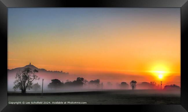Glastonbury Tor Sunrise Framed Print by Les Schofield