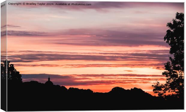London sunrise view from Parliament Hill, Hampstea Canvas Print by Bradley Taylor
