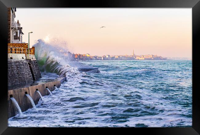 Agitated sea during high tides in Saint-Malo Framed Print by Laurent Renault