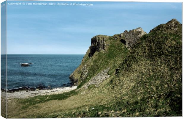 Findlater Castle Canvas Print by Tom McPherson