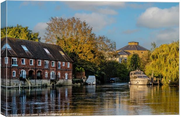 The Thames at Abingdon Canvas Print by Ian Lewis