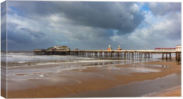 north pier Canvas Print by Alan Tunnicliffe