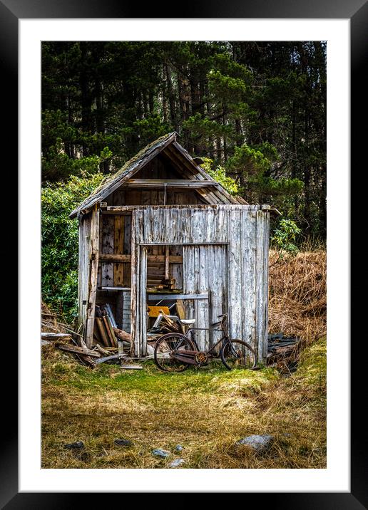 Abandoned shed Framed Mounted Print by chris smith