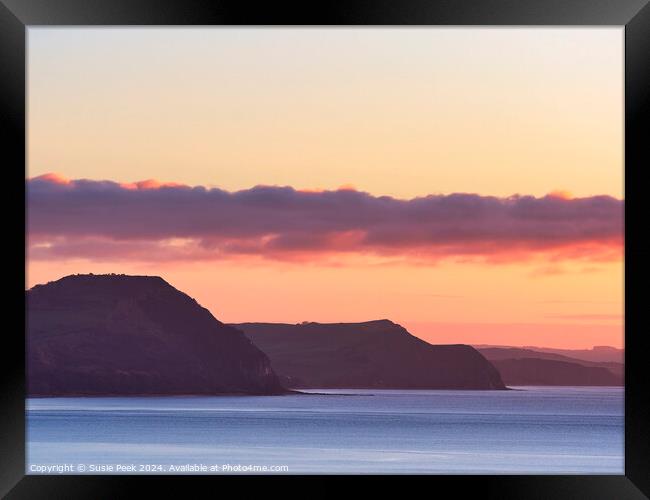 Winter Morning Moods of the Dorset Coastline in Ja Framed Print by Susie Peek