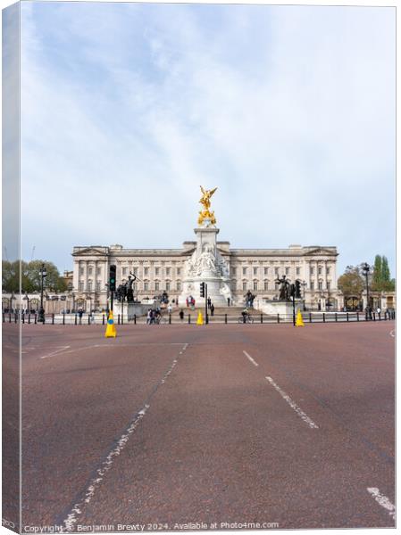 Buckingham Palace Canvas Print by Benjamin Brewty