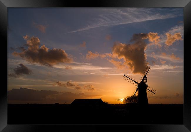 Thurne Windmill Sunset Framed Print by Simon Wrigglesworth