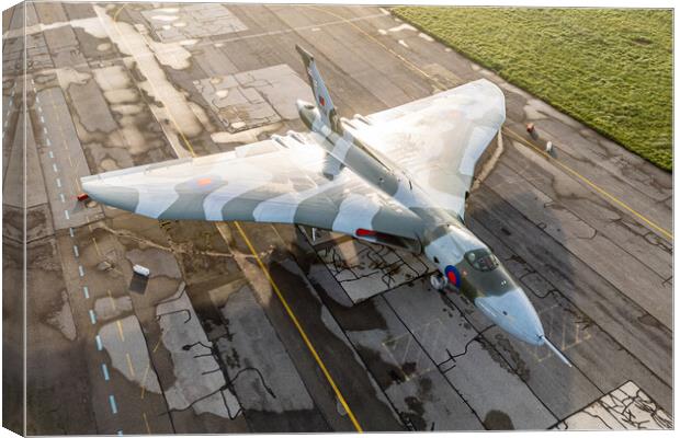 Vulcan Bomber XH558 Canvas Print by J Biggadike