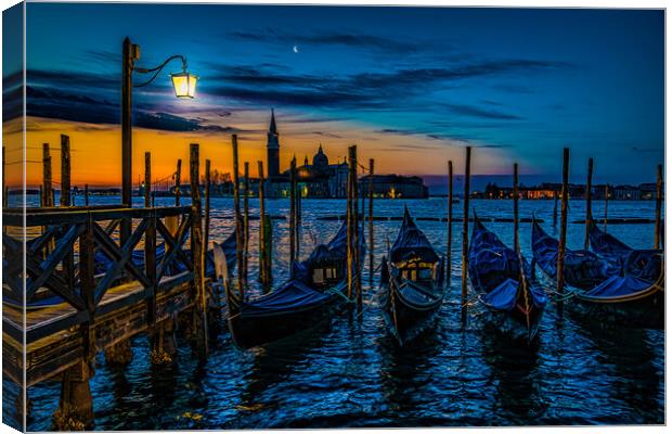 Sunrise On The Grand Canal Canvas Print by Chris Lord