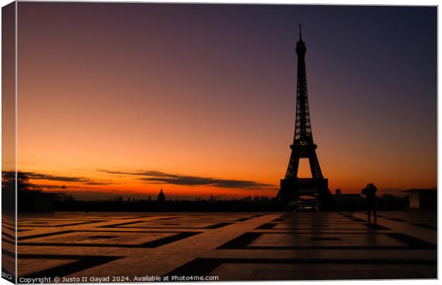 Sunrise at Trocadéro Square Eiffel Tower  Canvas Print by Justo II Gayad