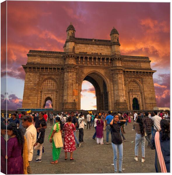 Gateway of India, Mumbai Canvas Print by Alison Chambers
