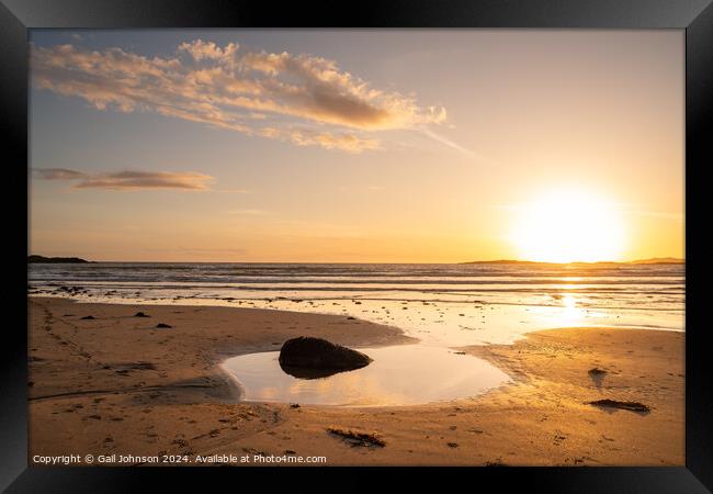 Sunset at low tide at Rhosneigr Beach, Anglesey  Framed Print by Gail Johnson