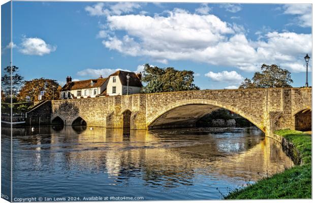 Spanning the Thames at Abingdon Canvas Print by Ian Lewis