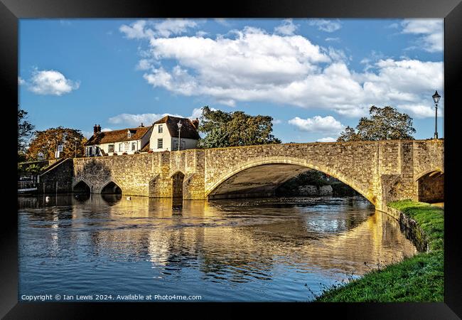Spanning the Thames at Abingdon Framed Print by Ian Lewis