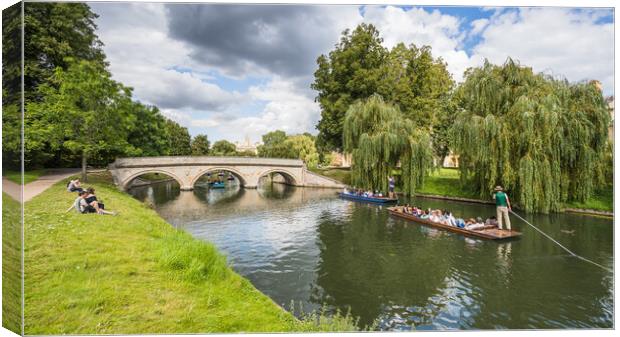 Punting in Cambridge Canvas Print by Jason Wells