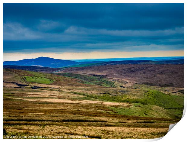 Peak District Horizon Print by Ian Donaldson