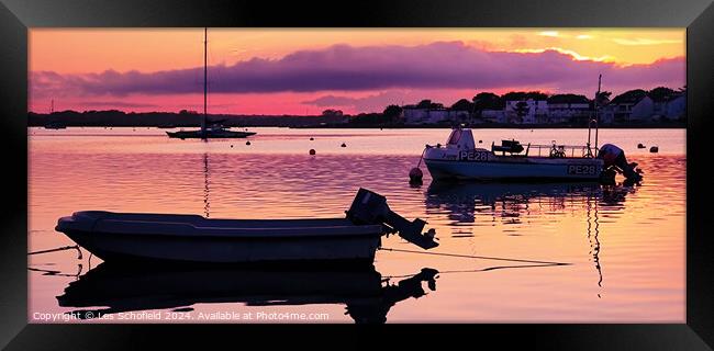 Sunset at mudeford Hampshire  Framed Print by Les Schofield