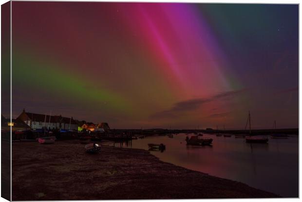 The Northern lights visit Burnham Overy Staithe  Canvas Print by Gary Pearson