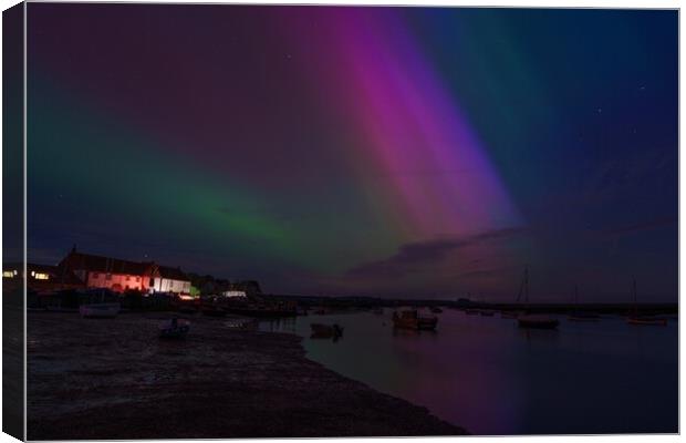 The Northern Lights pay a visit to Burnham Overy Staithe 10/5/24 Canvas Print by Gary Pearson