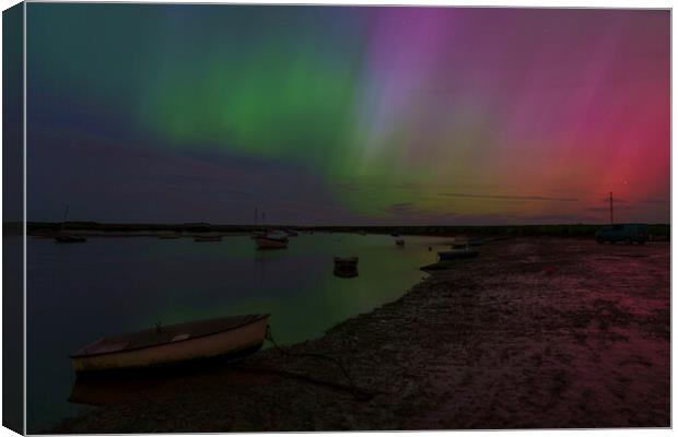 The Northern Lights pay a visit to Burnham Overy Staithe  Canvas Print by Gary Pearson