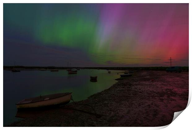 The Northern Lights pay a visit to Burnham Overy Staithe  Print by Gary Pearson