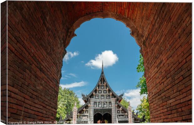 Chiang Mai temple Canvas Print by Sanga Park