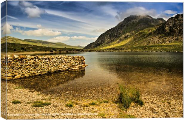 Stone wall at Llyn Idwal Canvas Print by Ironbridge Images