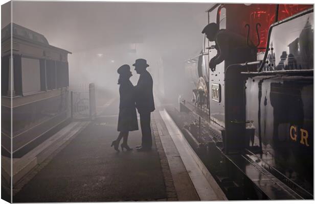 Nostalgic silhouette as lovers embrace  Canvas Print by Ian Duffield