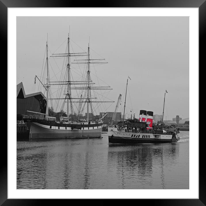 PS Waverley passing Glenlee tall ship, Glasgow Framed Mounted Print by Allan Durward Photography