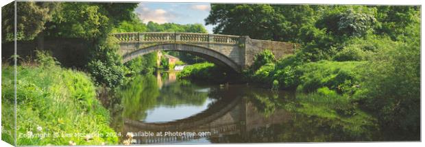 Pollock House Bridge Reflections Canvas Print by Les McLuckie