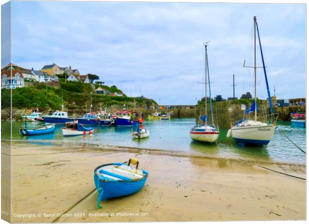 Newquay Harbour Canvas Print by Beryl Curran