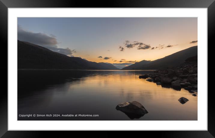 Sunset over Loch Mullardoch nr Glan Cannich, Scotland.  Framed Mounted Print by Simon Rich