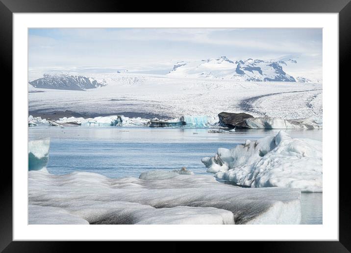 Jökulsárlón Glacier Lagoon  Framed Mounted Print by kathy white