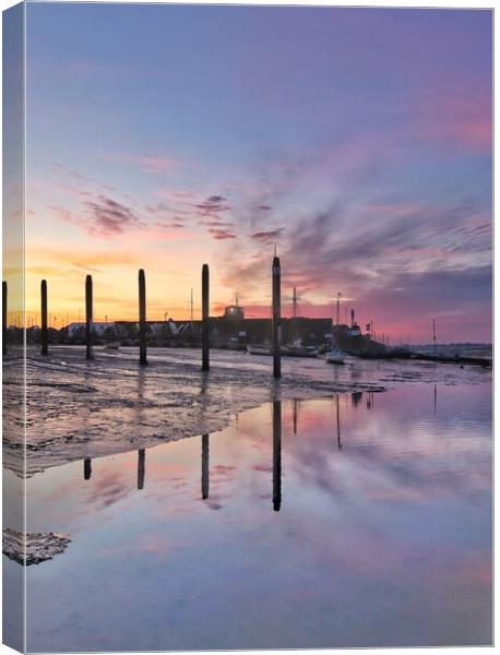 Brightlingsea Harbour Sunrise - Sunset Canvas Print by Tony lopez