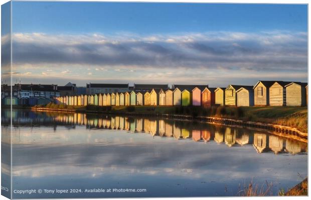 Brightlingsea  Sunrise  Reflections Canvas Print by Tony lopez