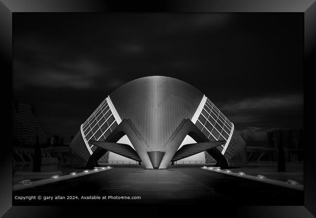 Black and White Architecture, Puente de Monteolivete Framed Print by gary allan