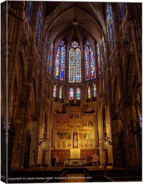 Santa Maria de Leon Cathedral Apse Canvas Print by Laszlo Konya